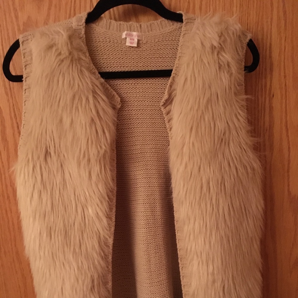 Fau fur vest